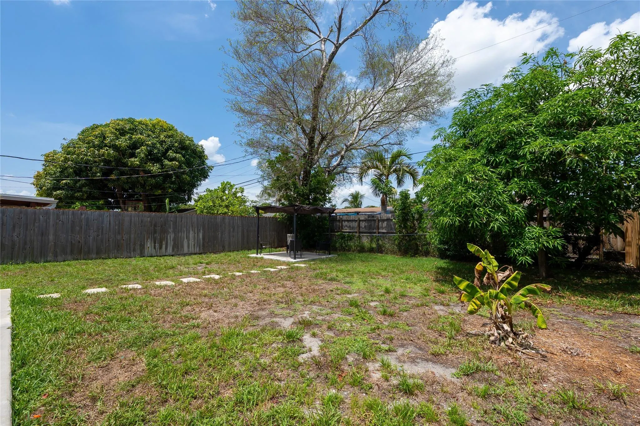 121 NW 53rd Ct