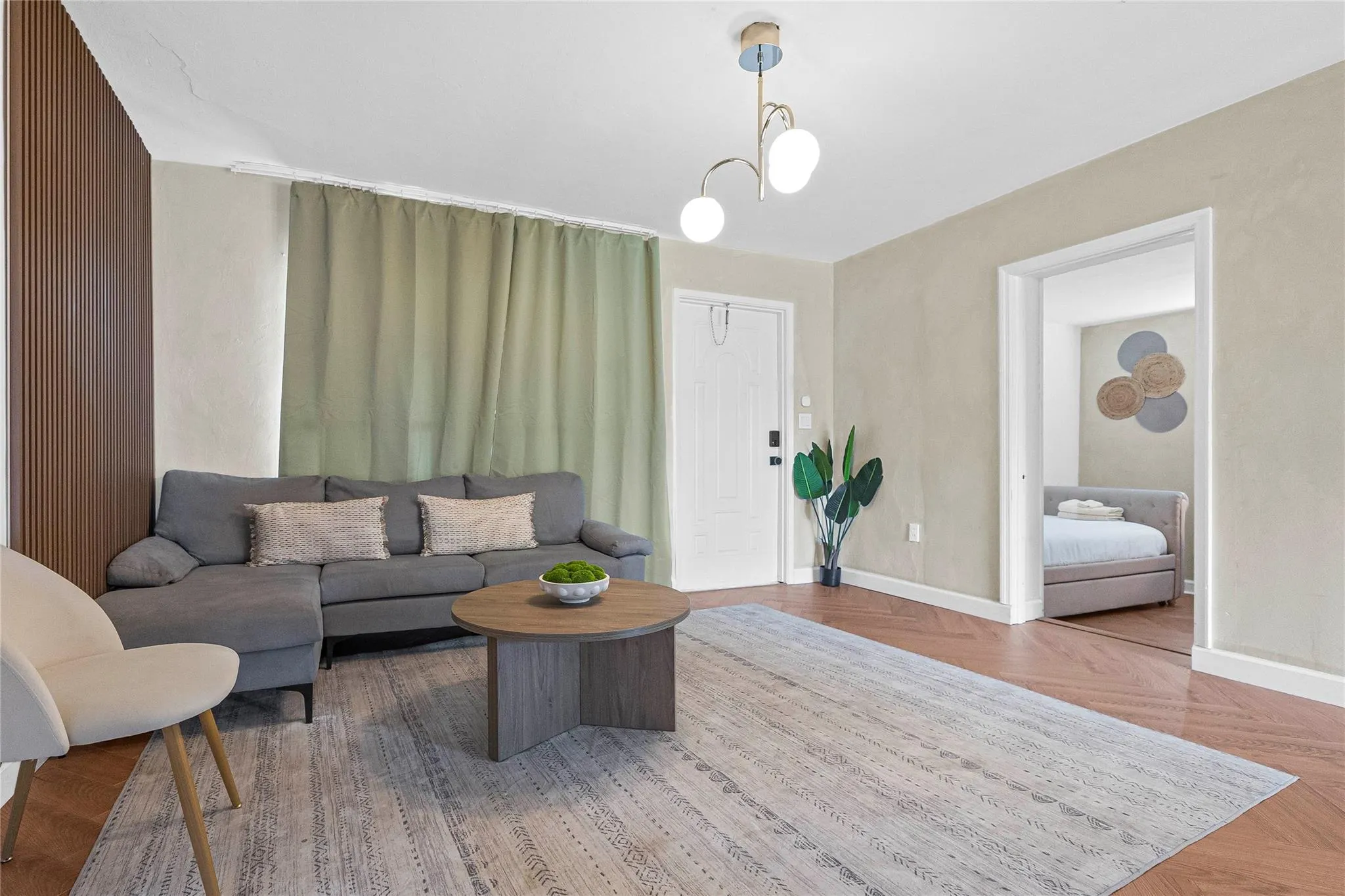 121 NW 53rd Ct