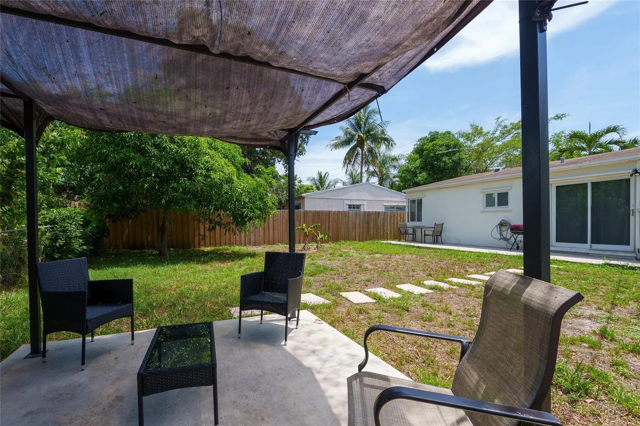 121 NW 53rd Ct