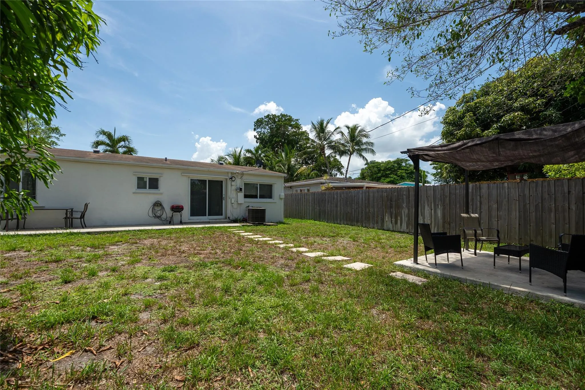 121 NW 53rd Ct