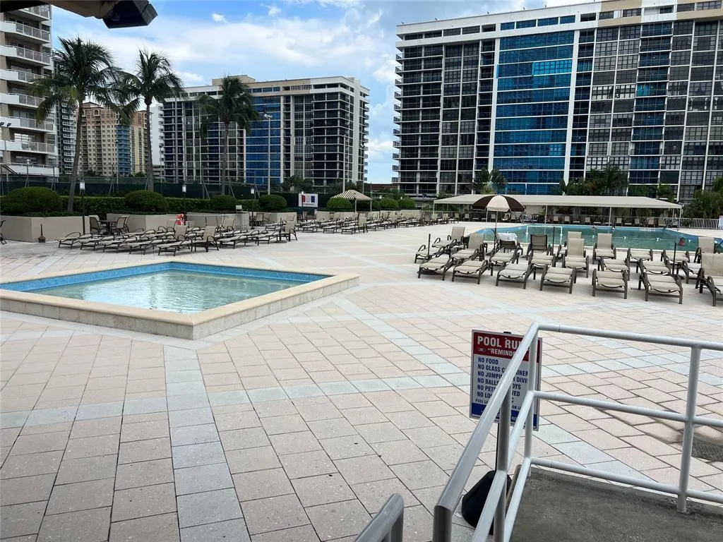 1965 S Ocean Dr, #6J