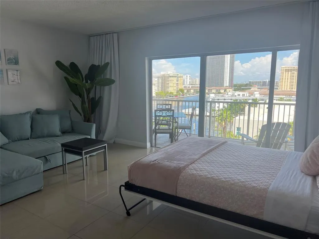 1965 S Ocean Dr, #6J