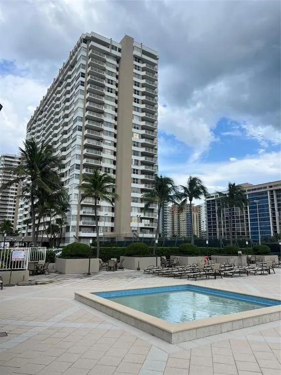 1965 S Ocean Dr, #6J