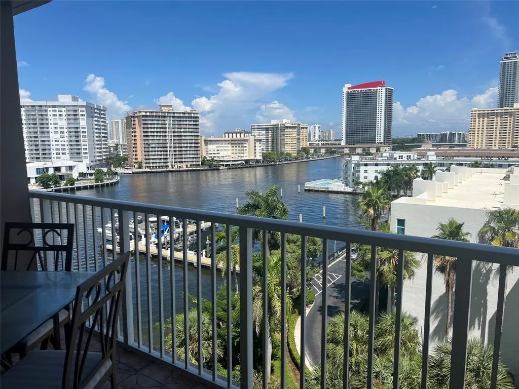 1965 S Ocean Dr, #6J