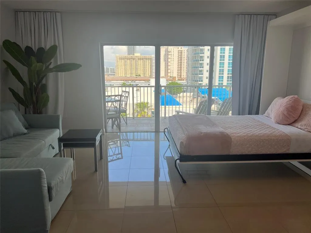 1965 S Ocean Dr, #6J