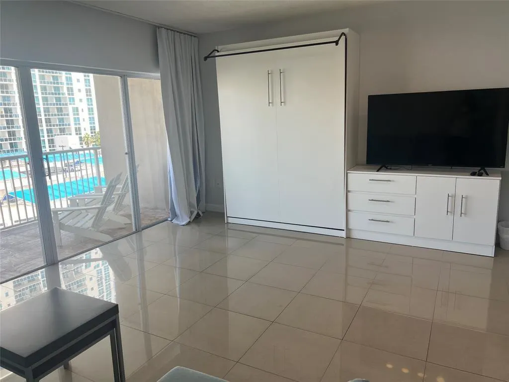 1965 S Ocean Dr, #6J