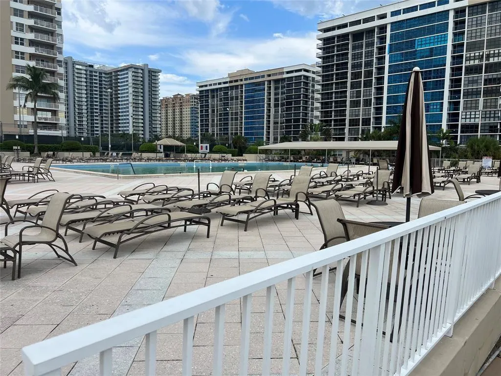 1965 S Ocean Dr, #6J