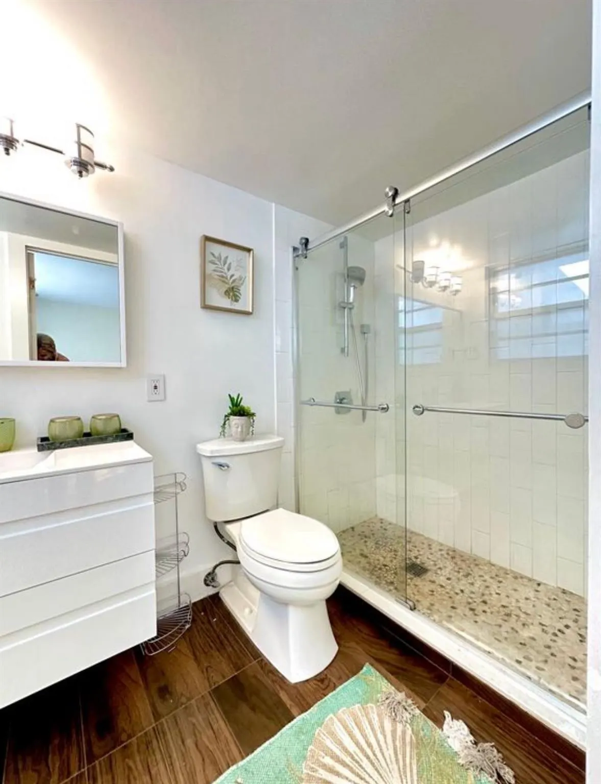 137 Golden Isles Dr, #801