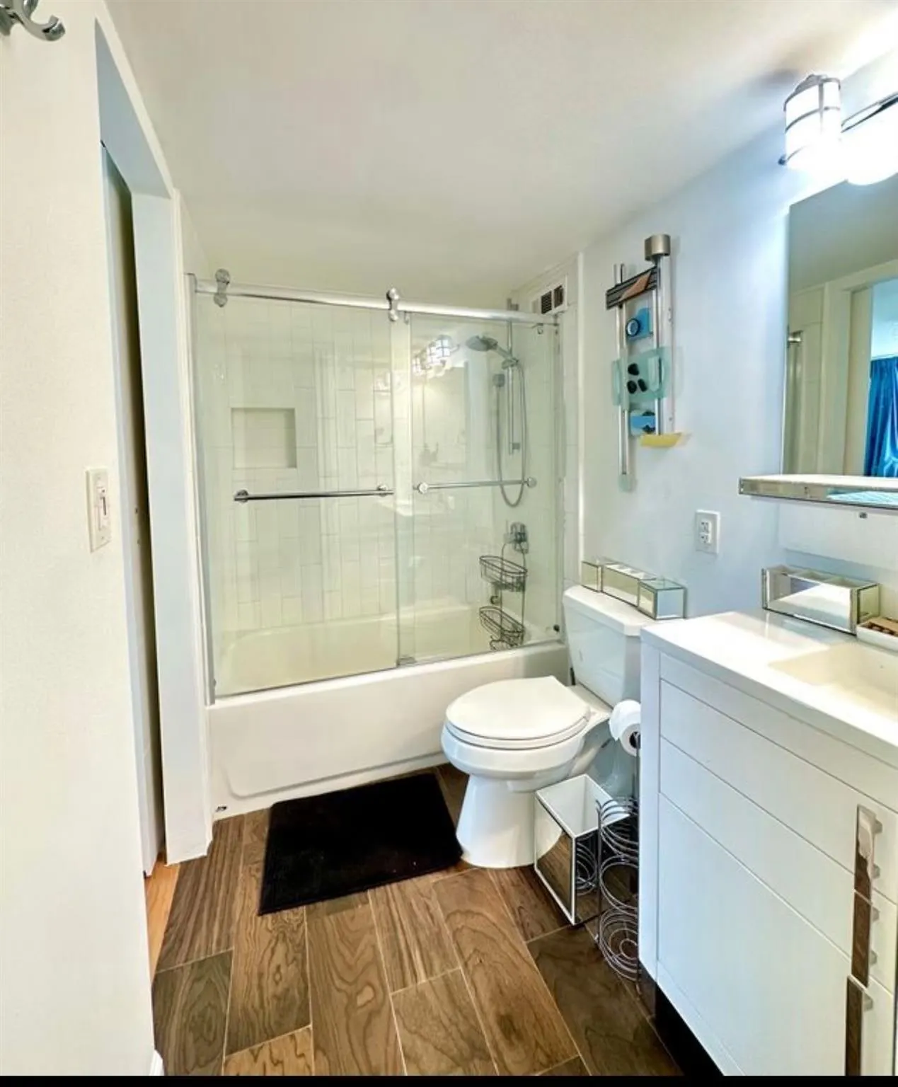 137 Golden Isles Dr, #801
