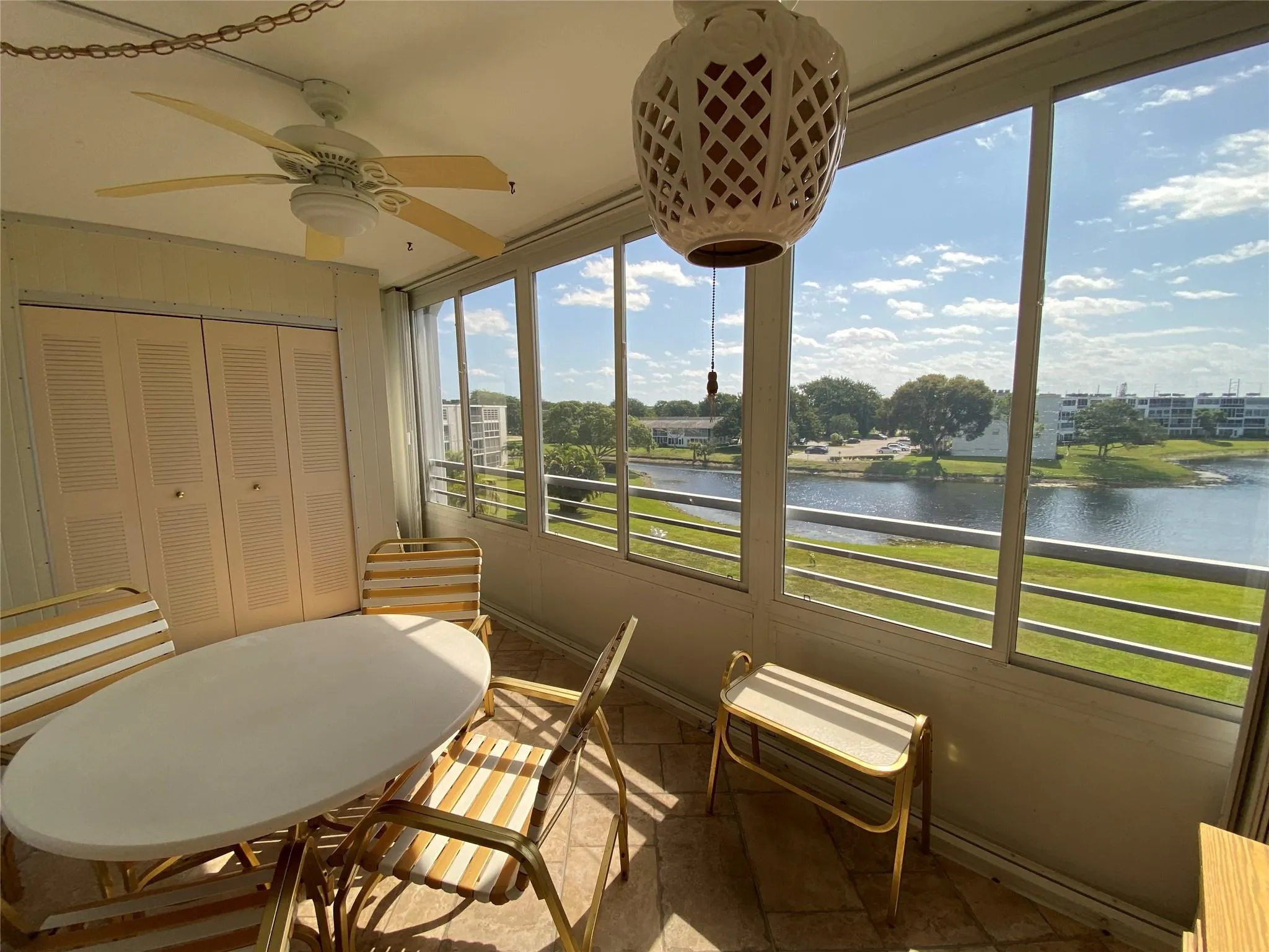 4101 Oakridge V, #4101