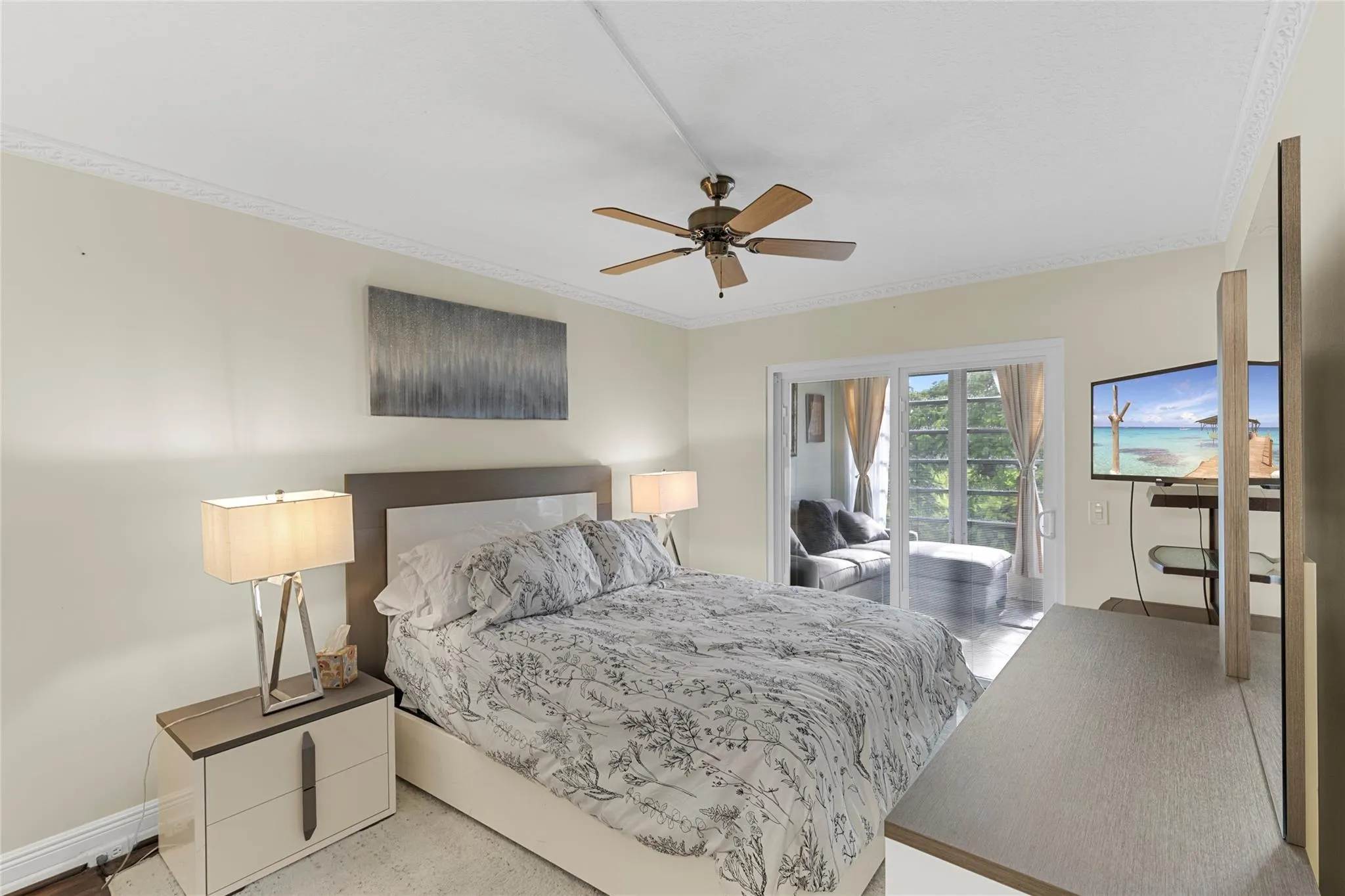 2065 Lyndhurst, #2065