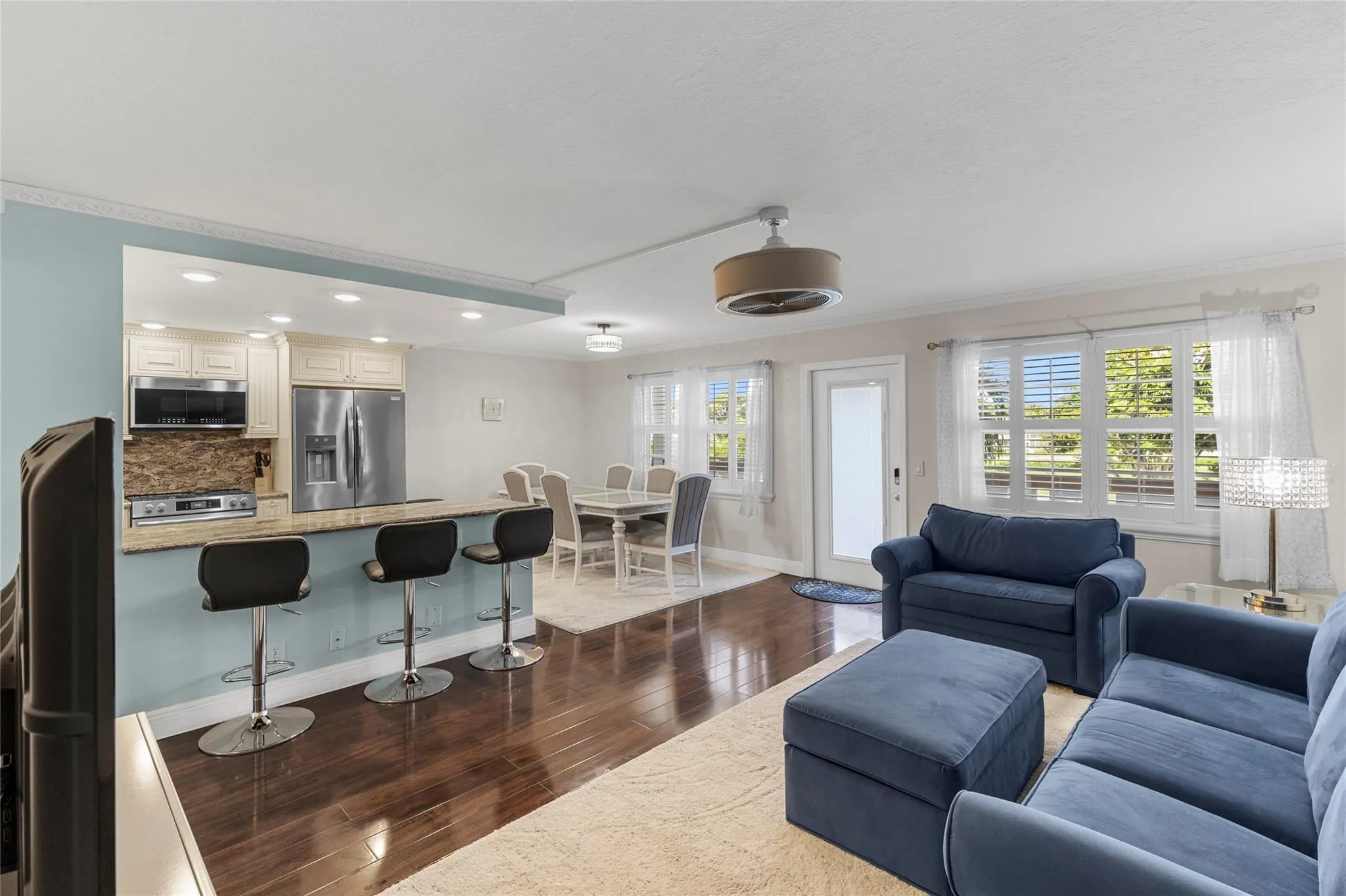 2065 Lyndhurst, #2065