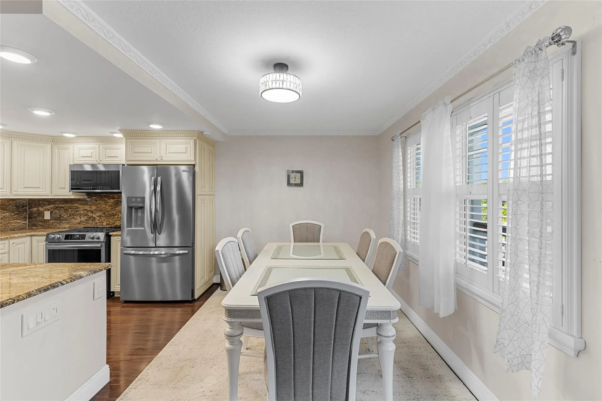 2065 Lyndhurst, #2065