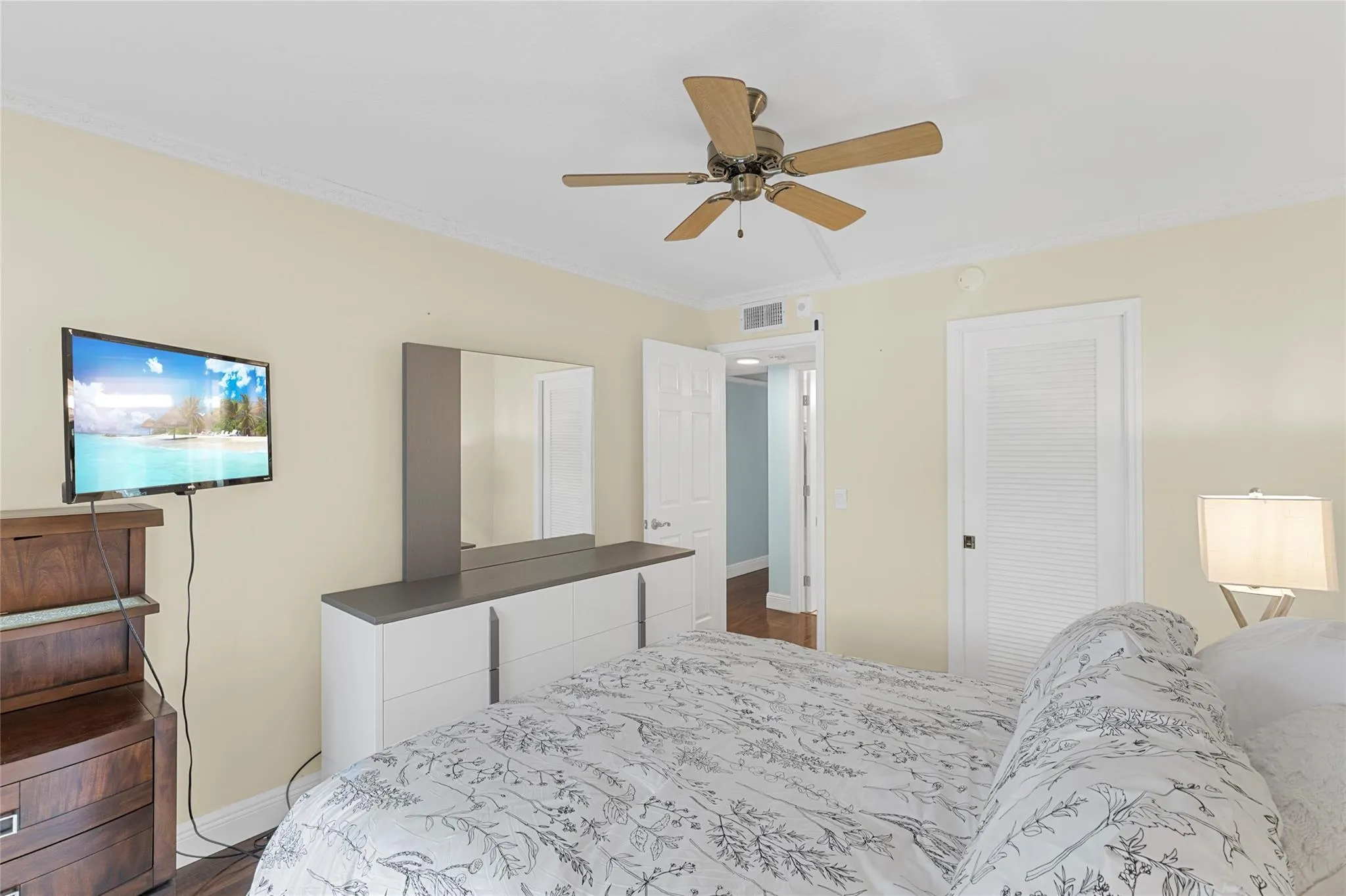 2065 Lyndhurst, #2065