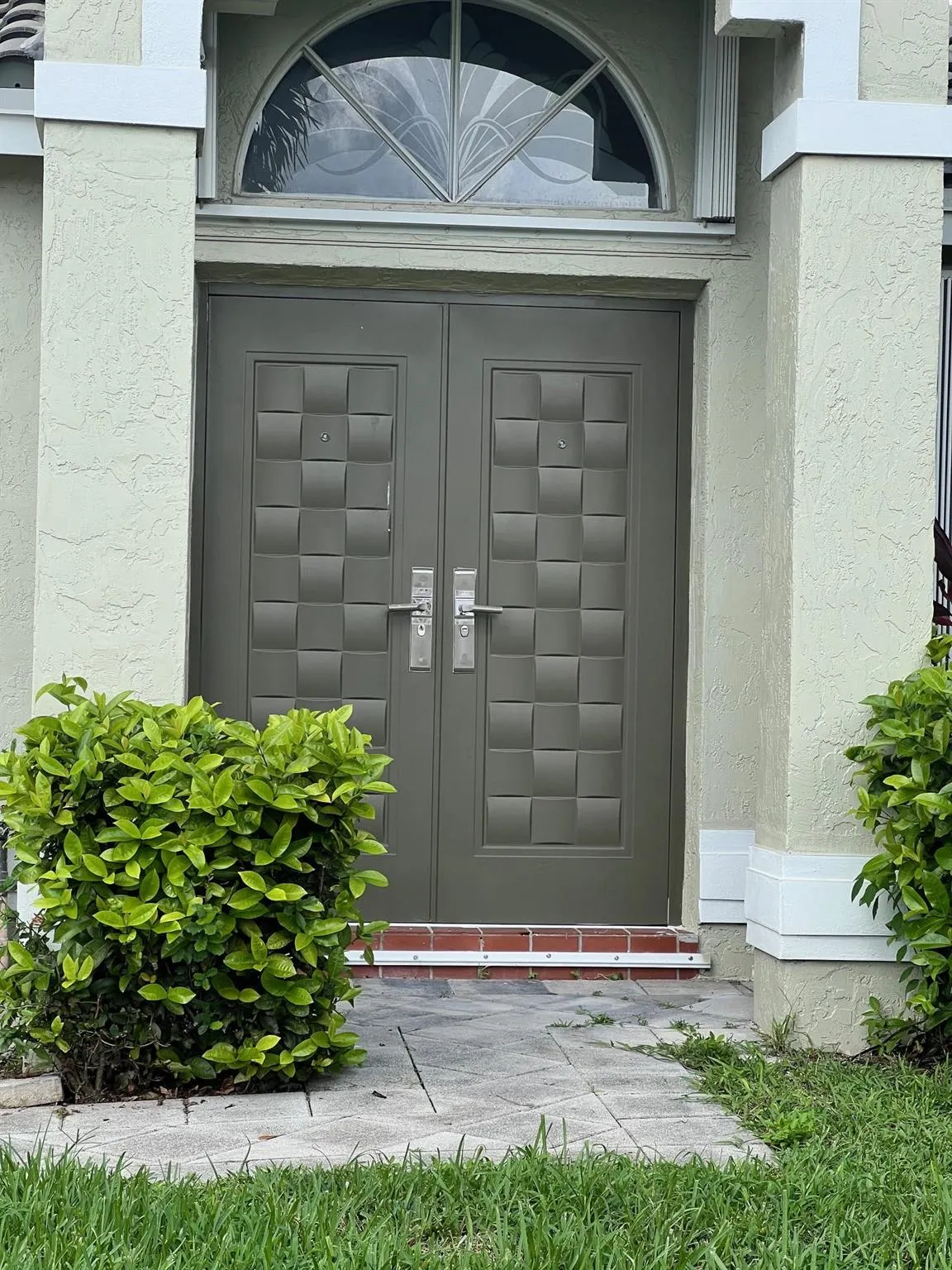 13813 NW 22nd St