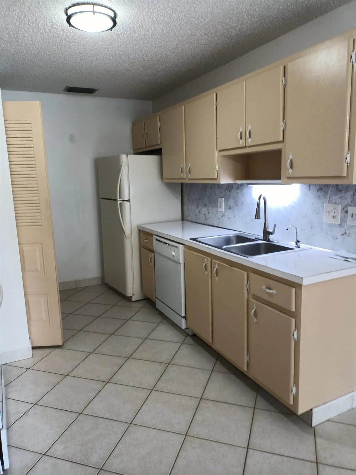 6081 La Palma Ln
