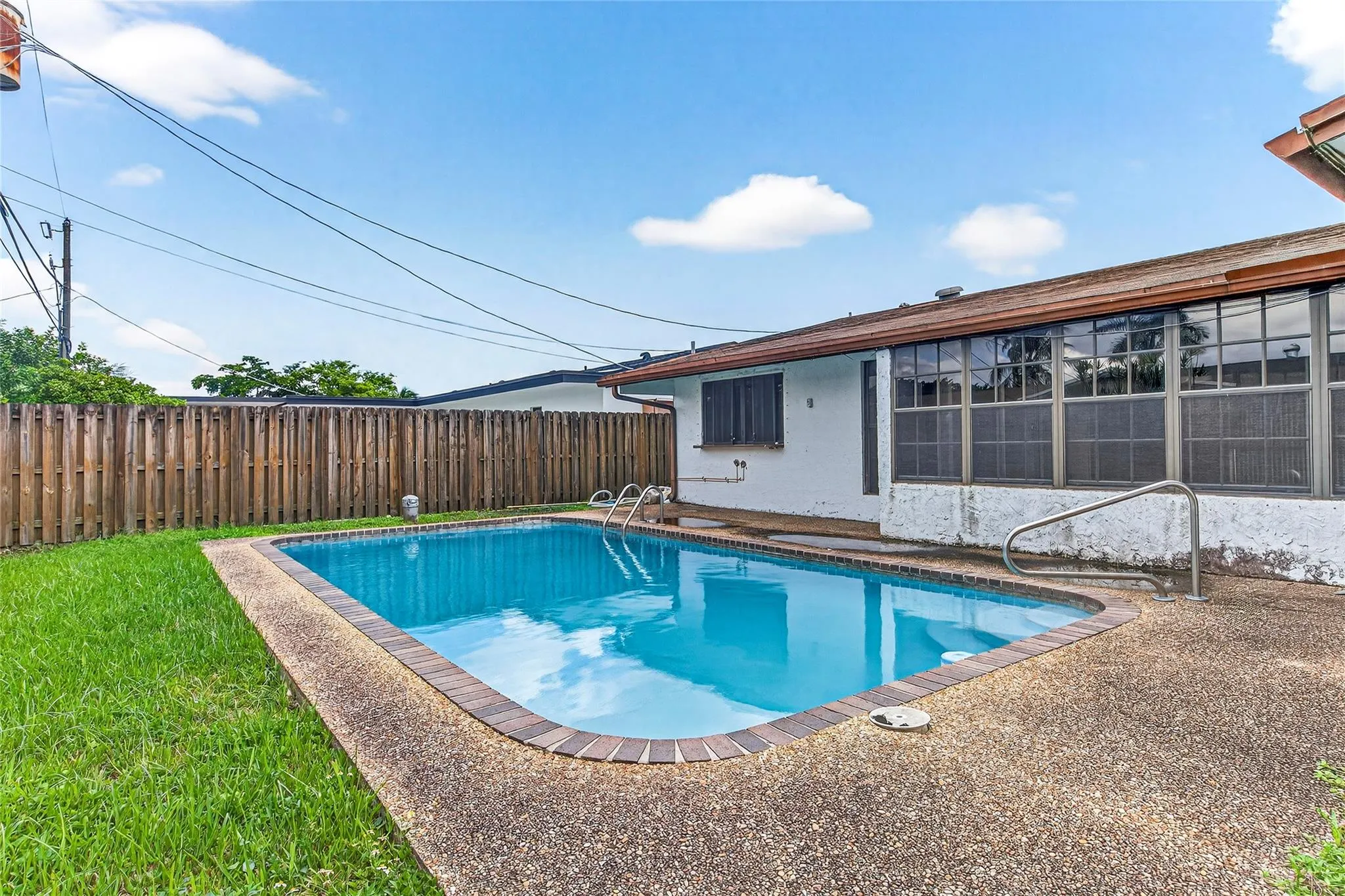 10171 NW 24th St