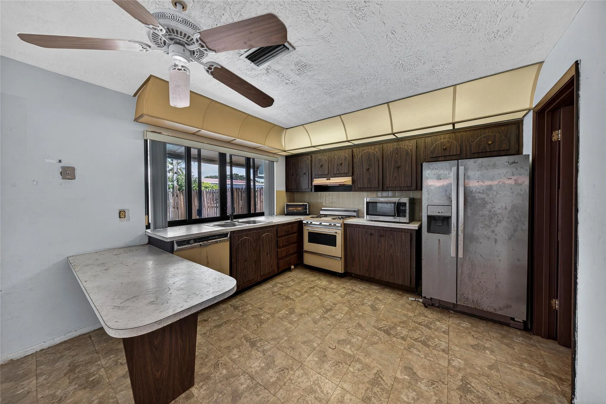 10171 NW 24th St