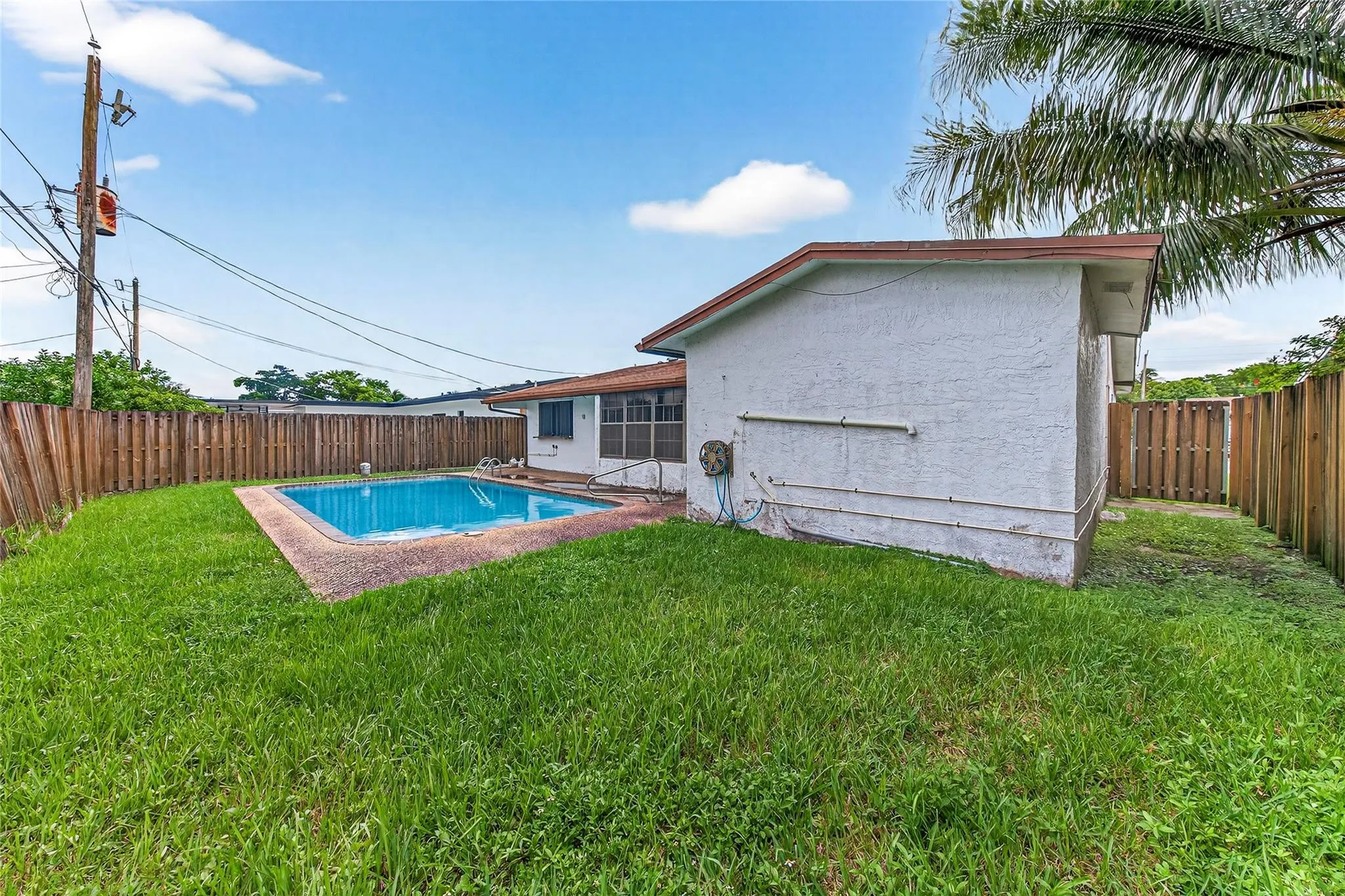10171 NW 24th St