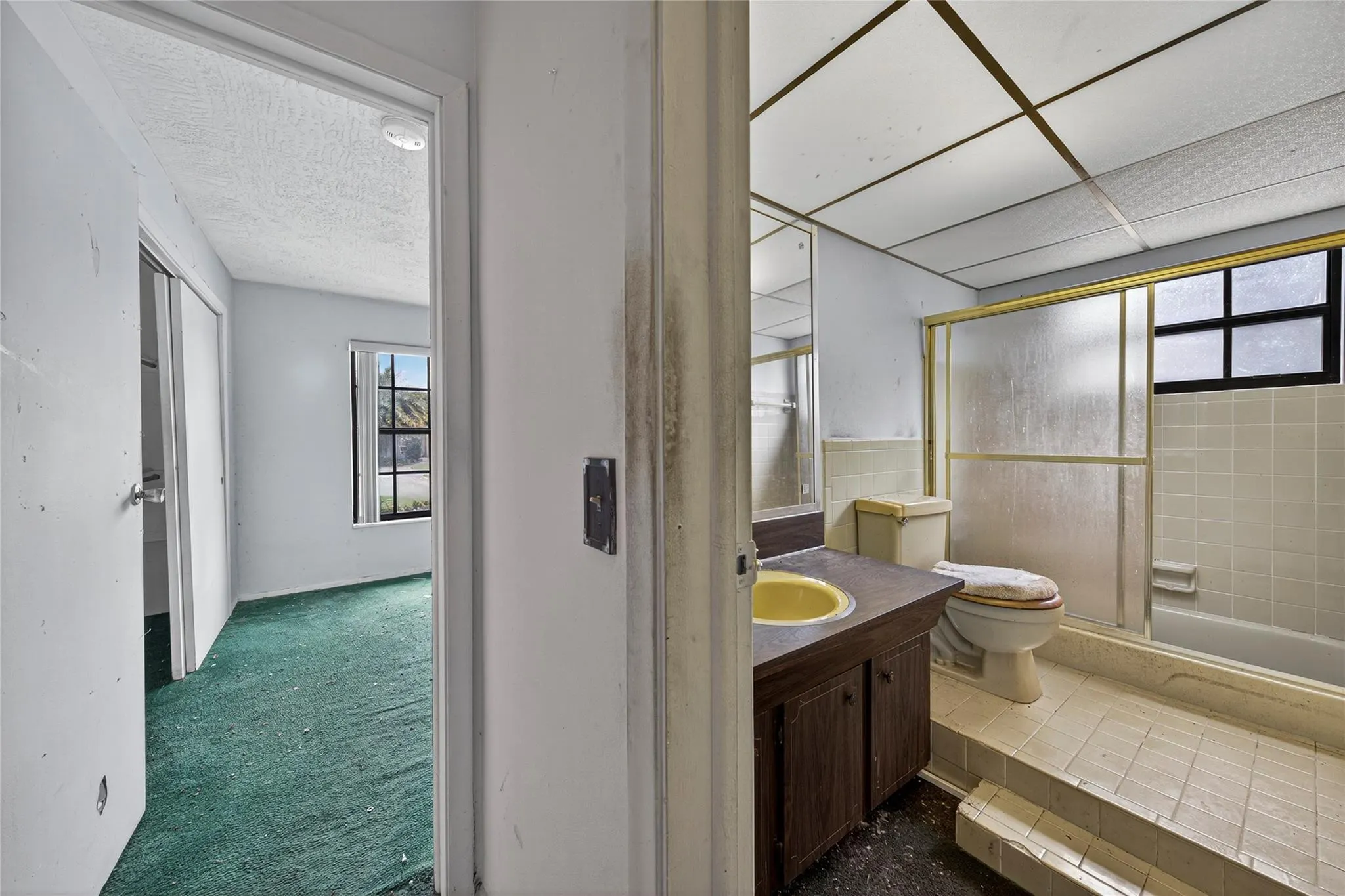 10171 NW 24th St