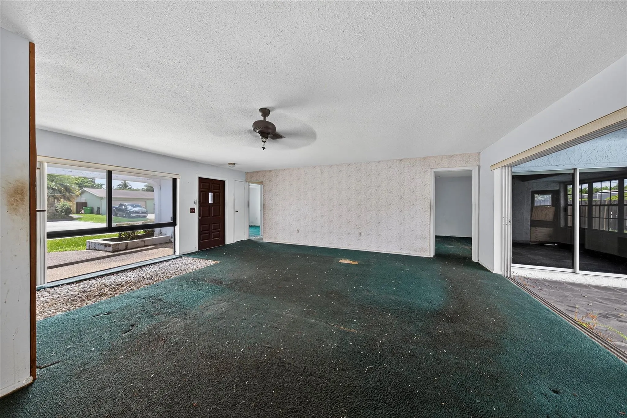 10171 NW 24th St