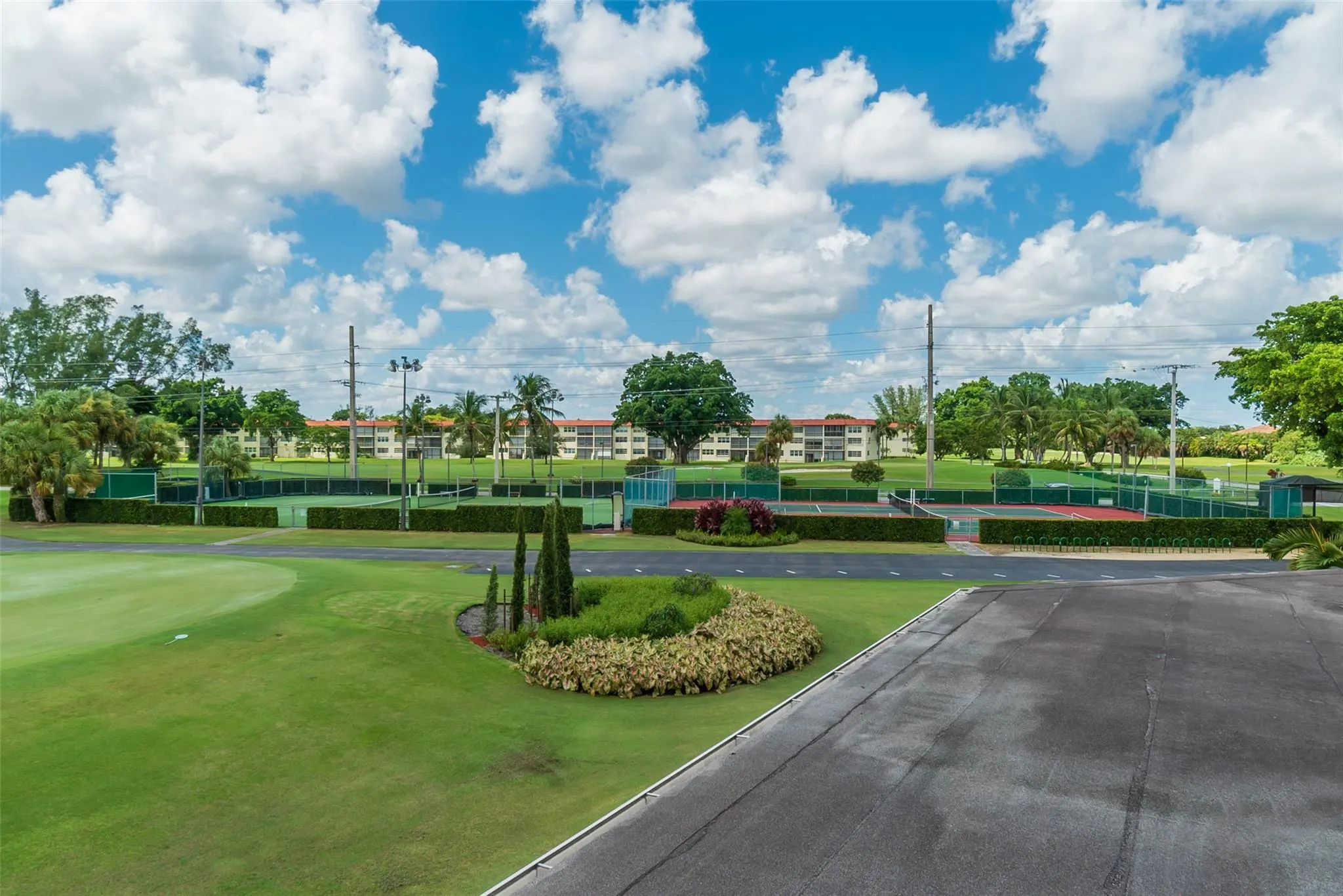 9411 N Hollybrook Lake Dr, #309