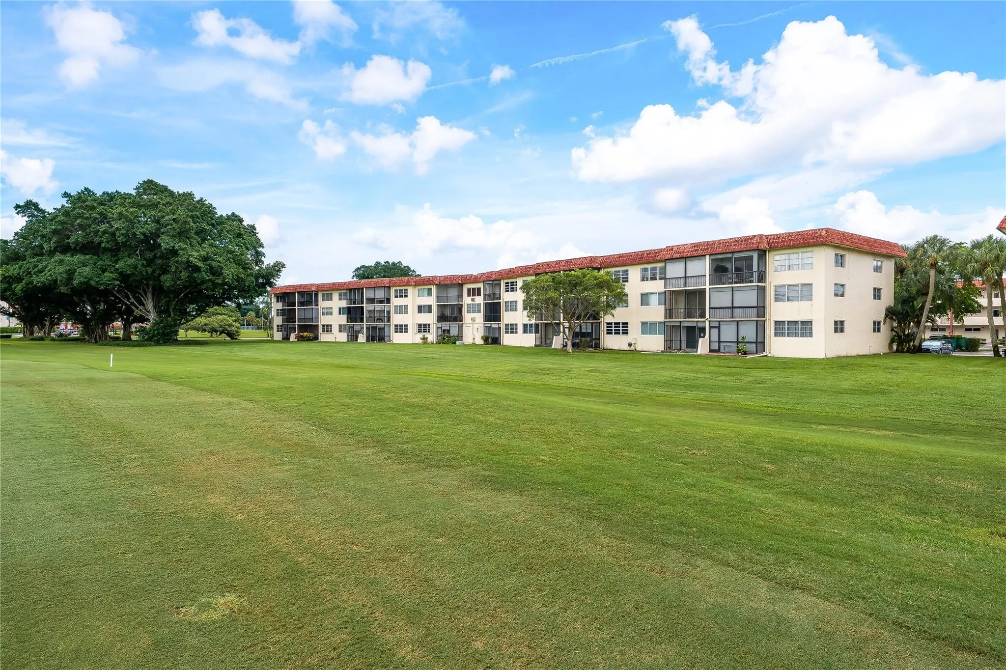9411 N Hollybrook Lake Dr, #309