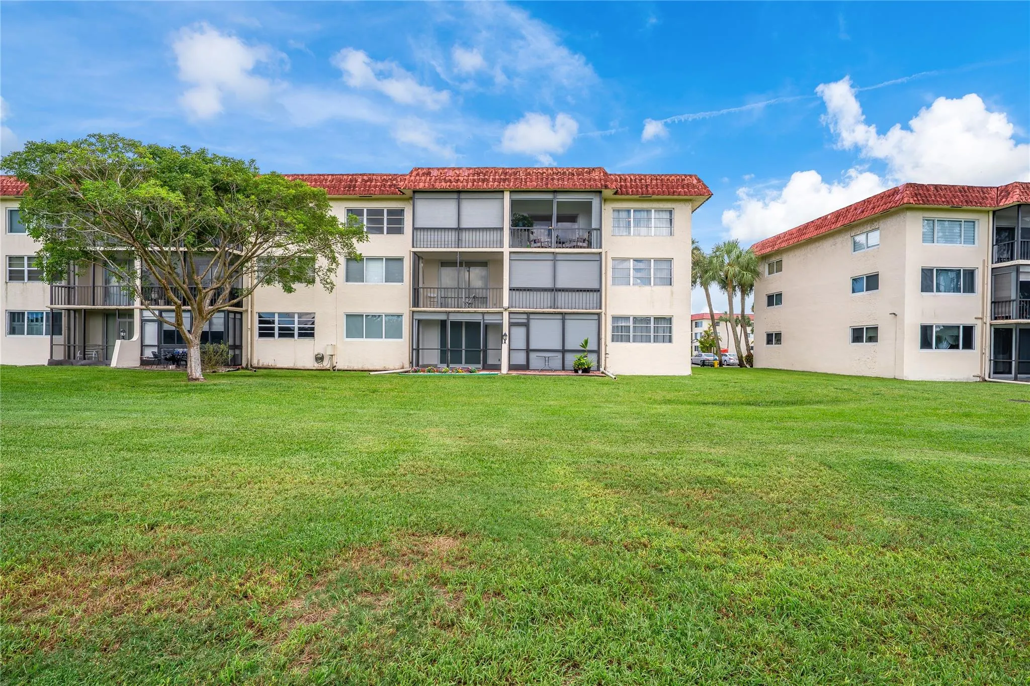 9411 N Hollybrook Lake Dr, #309