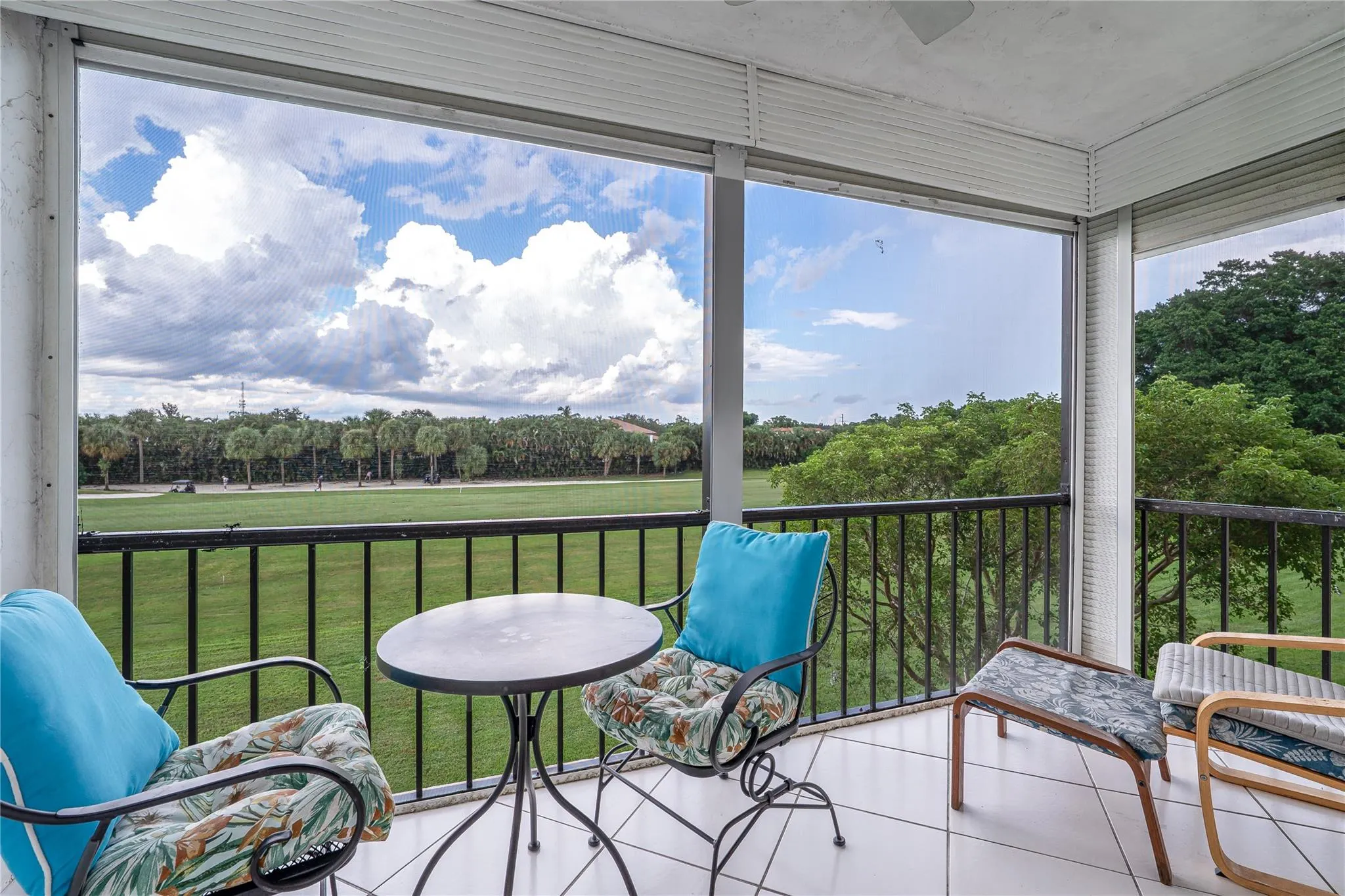 9411 N Hollybrook Lake Dr, #309