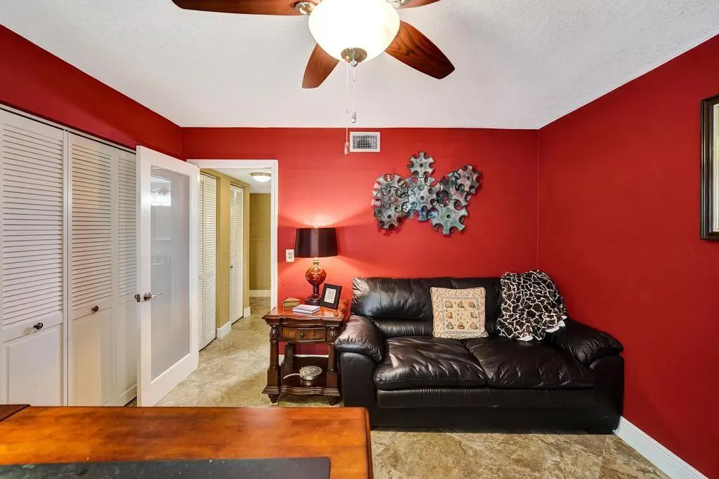 2210 SW 92nd Ter, #2702