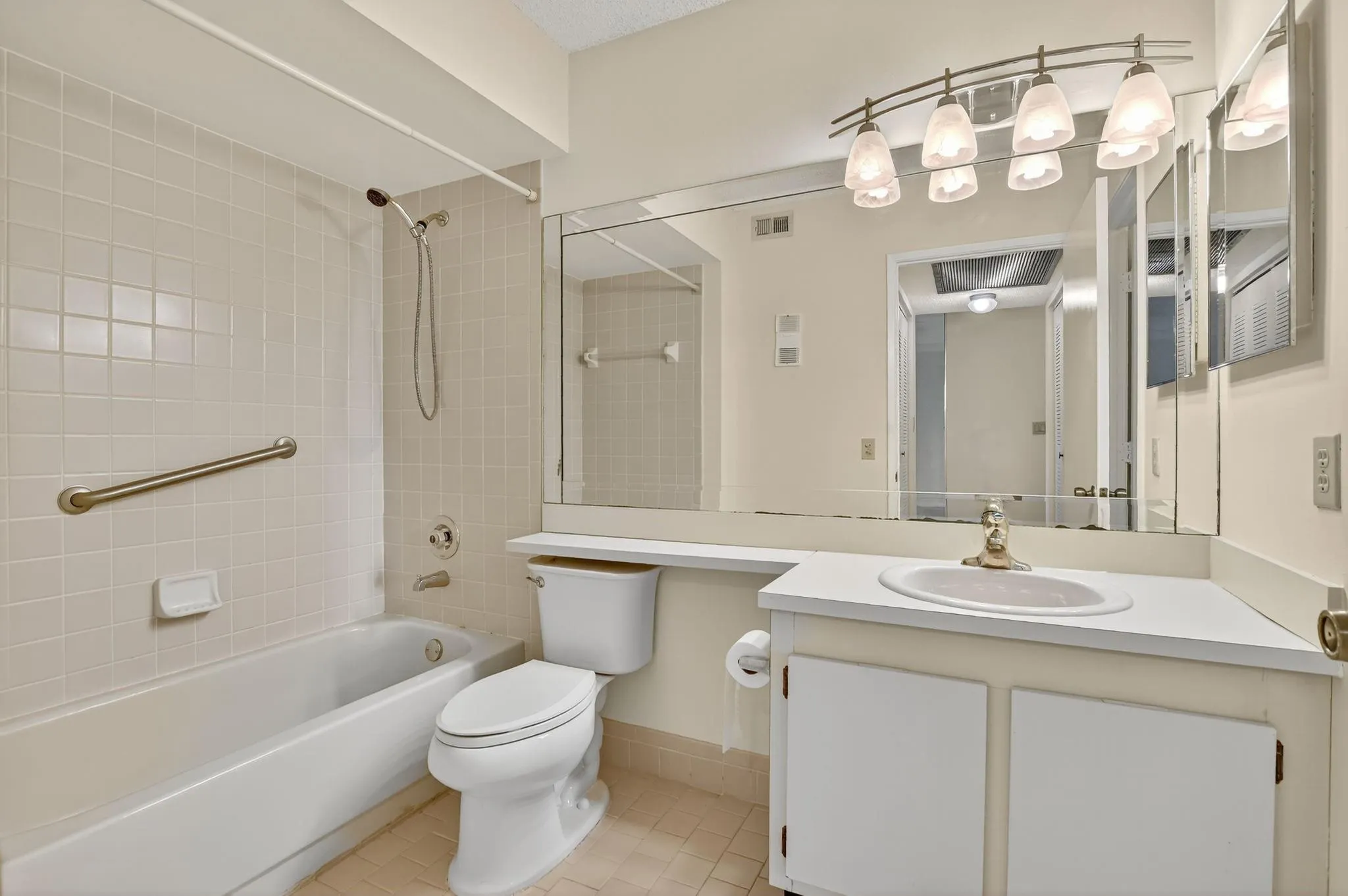 18761 Haywood Ter, #5