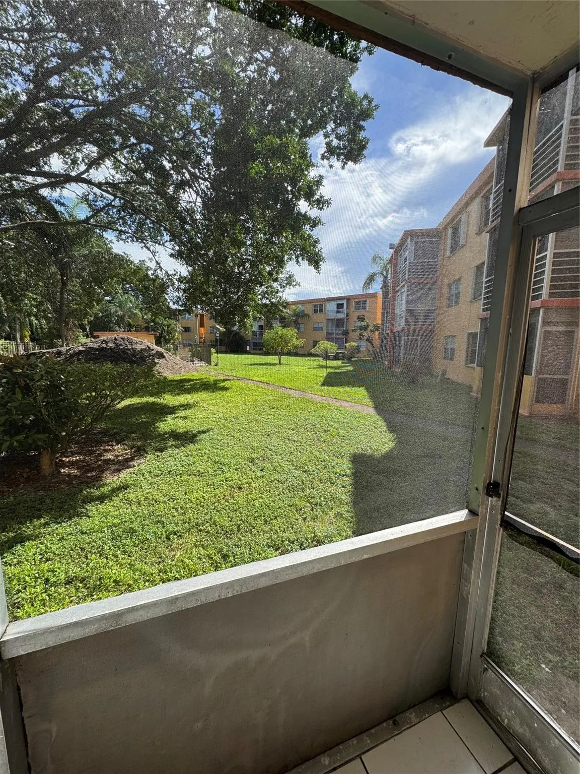 4384 NW 9th Ave Unit#20-1D