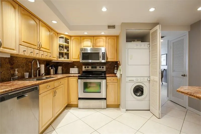 1360 S Ocean Blvd, #1003