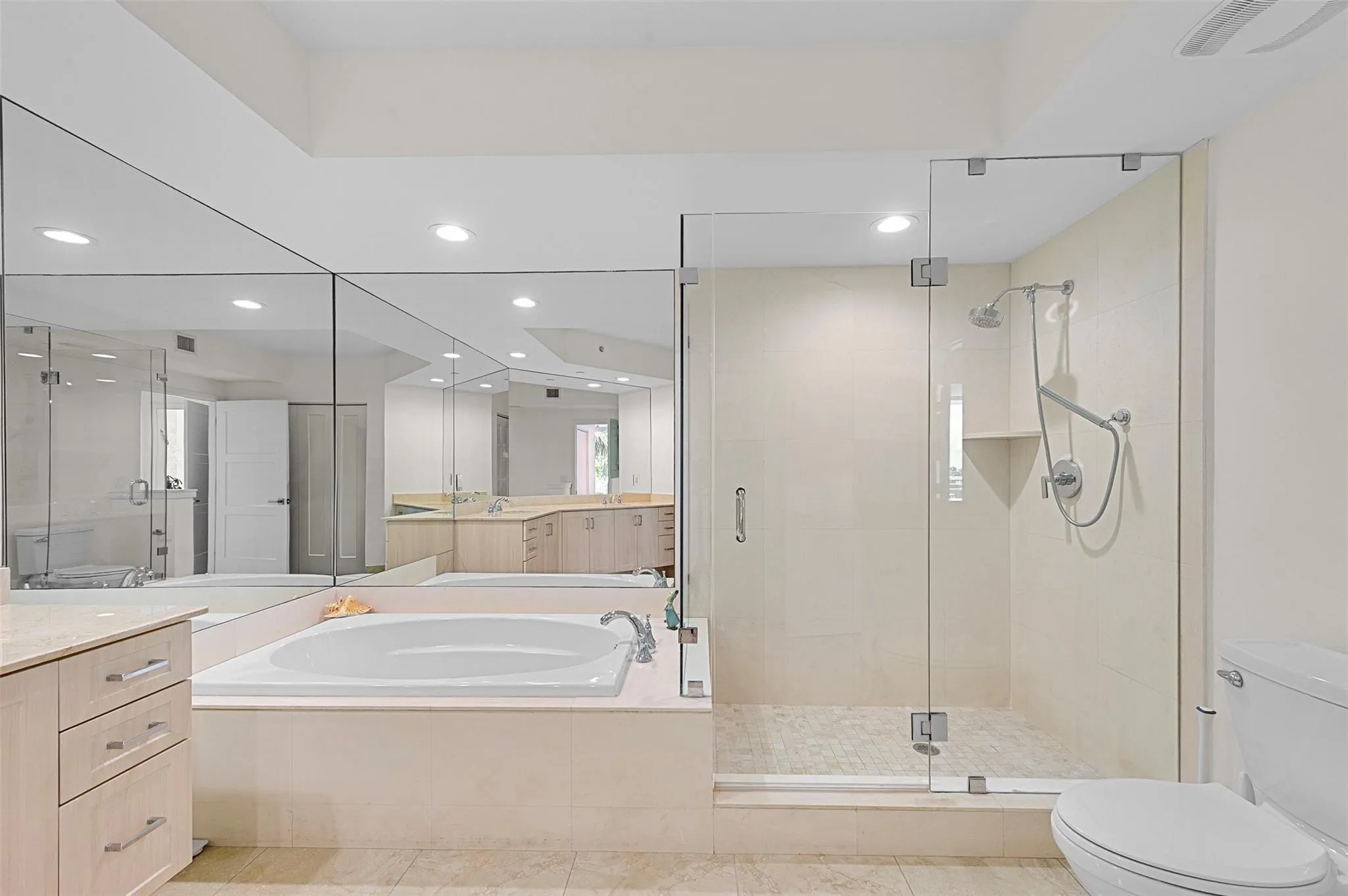 2831 N Ocean Blvd, #505N