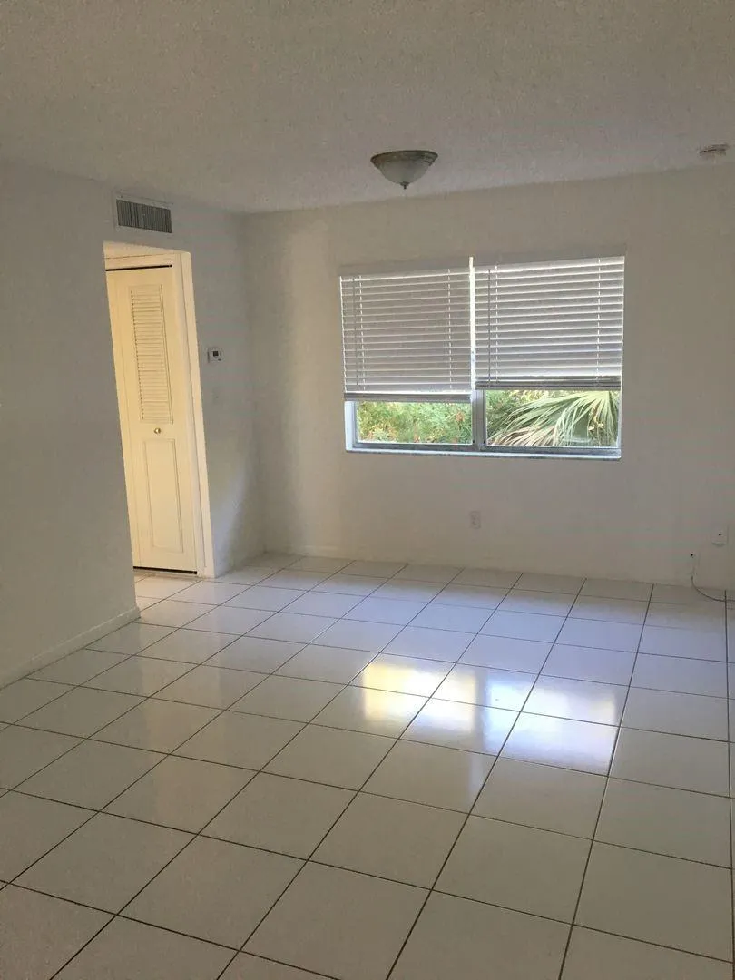 5831 SW 36th Ct, #203