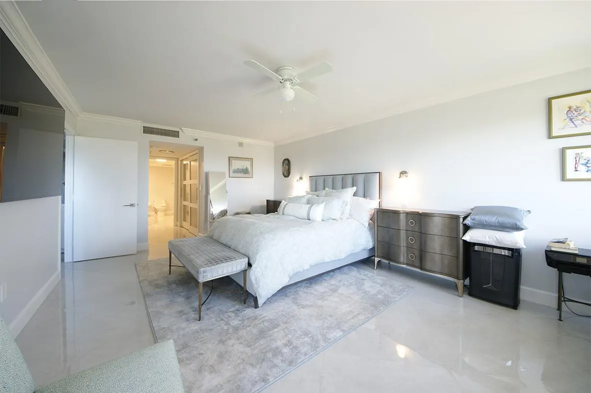 2480 Presidential Way, #1006