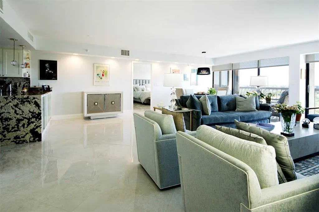 2450 Presidential Way, #1006