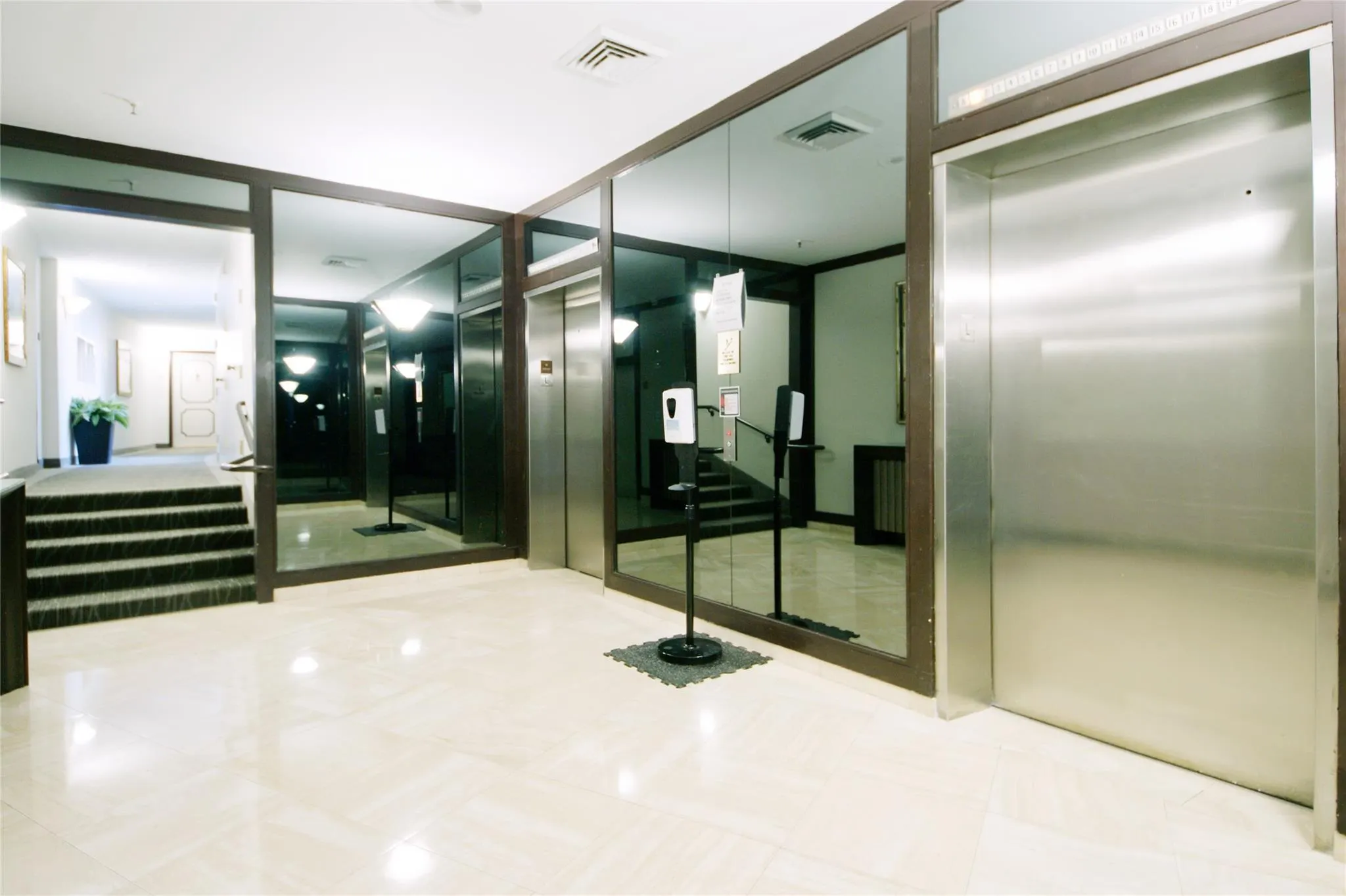 2480 Presidential Way, #1006