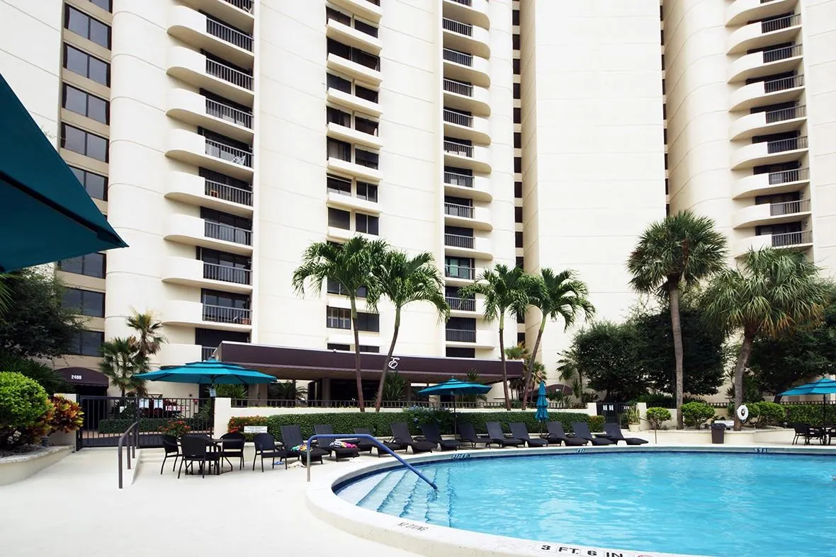 2480 Presidential Way, #1006
