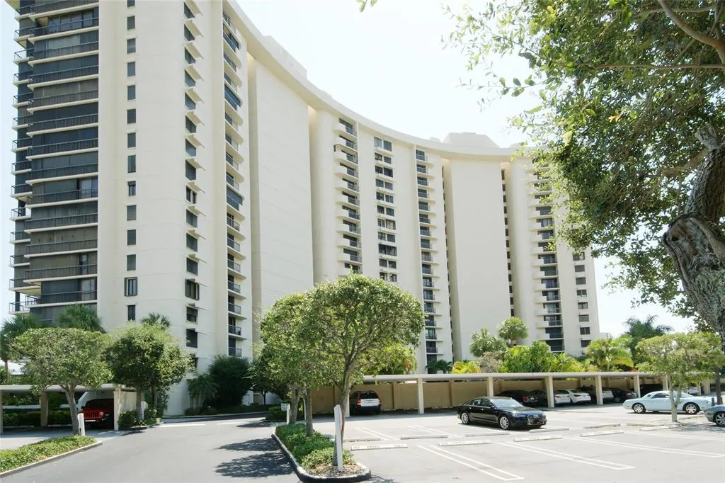 2450 Presidential Way, #1006
