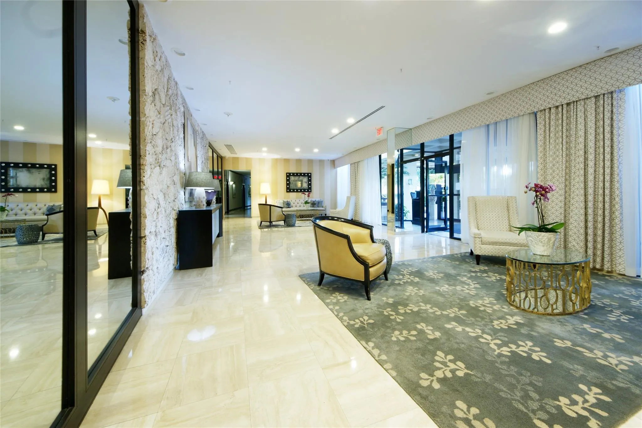 2480 Presidential Way, #1006