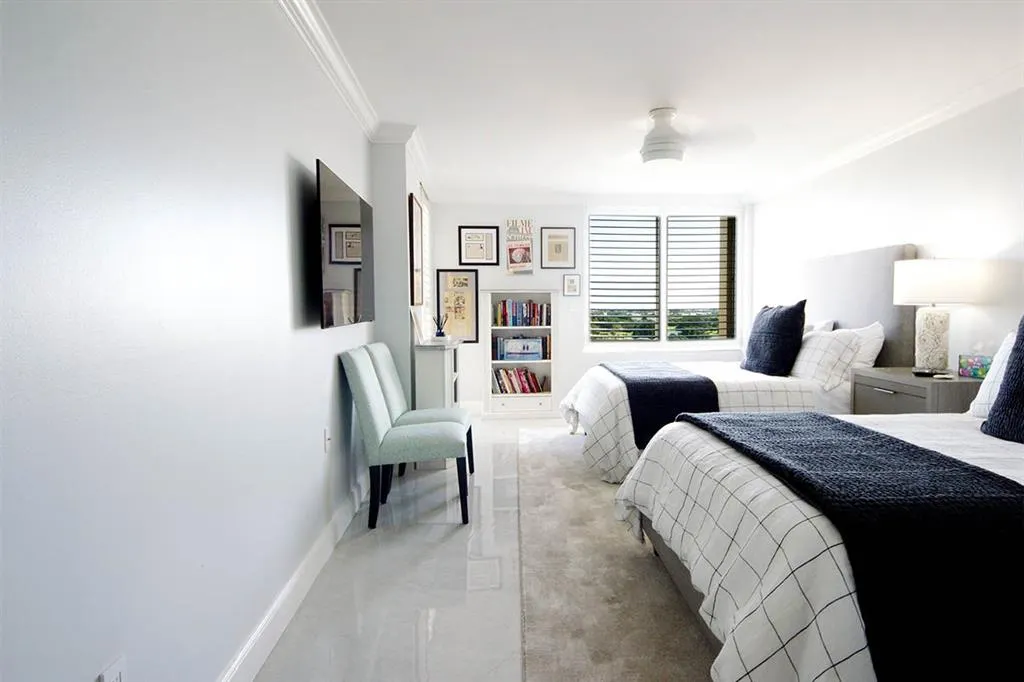 2450 Presidential Way, #1006