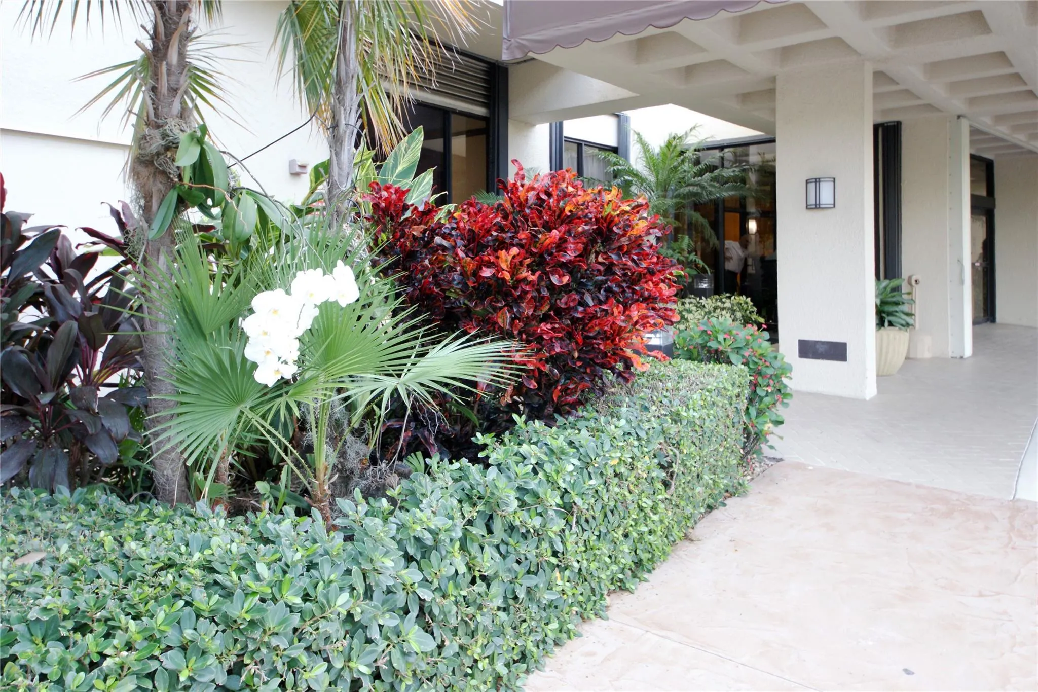 2480 Presidential Way, #1006