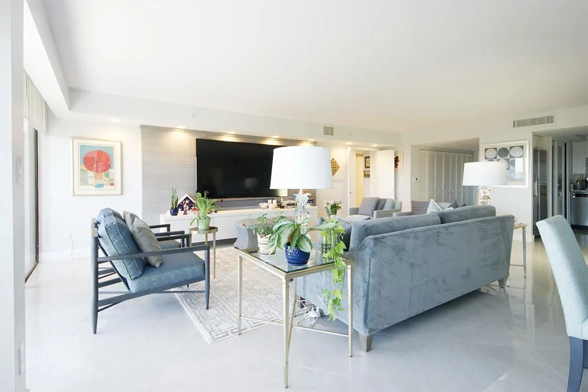 2480 Presidential Way, #1006