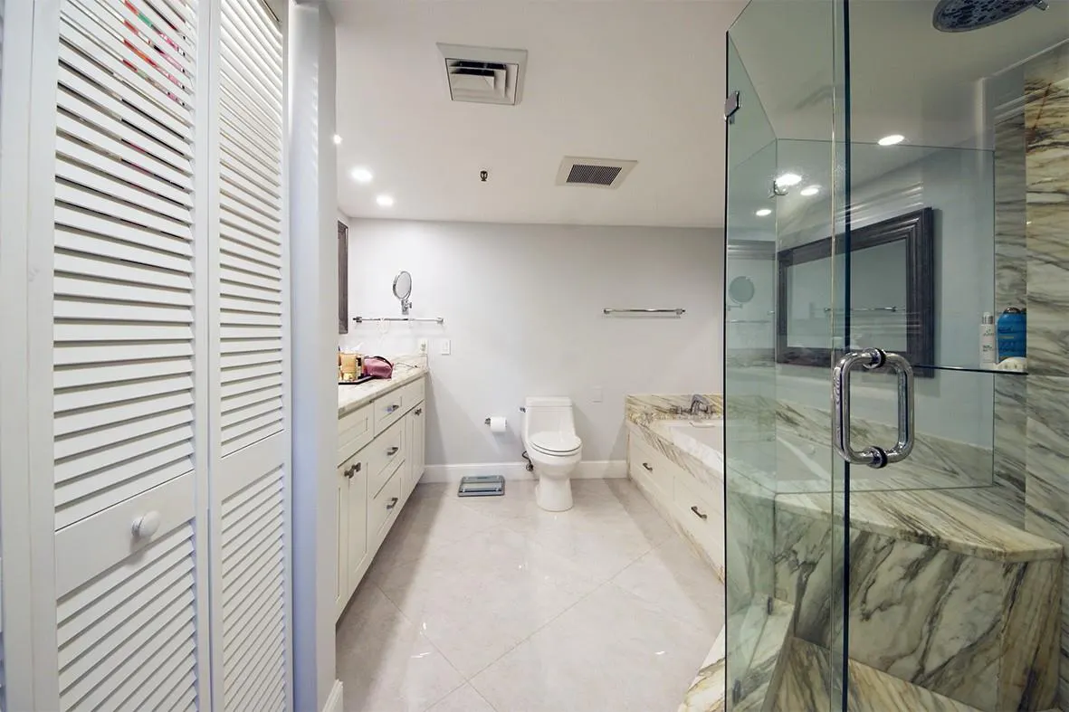 2480 Presidential Way, #1006