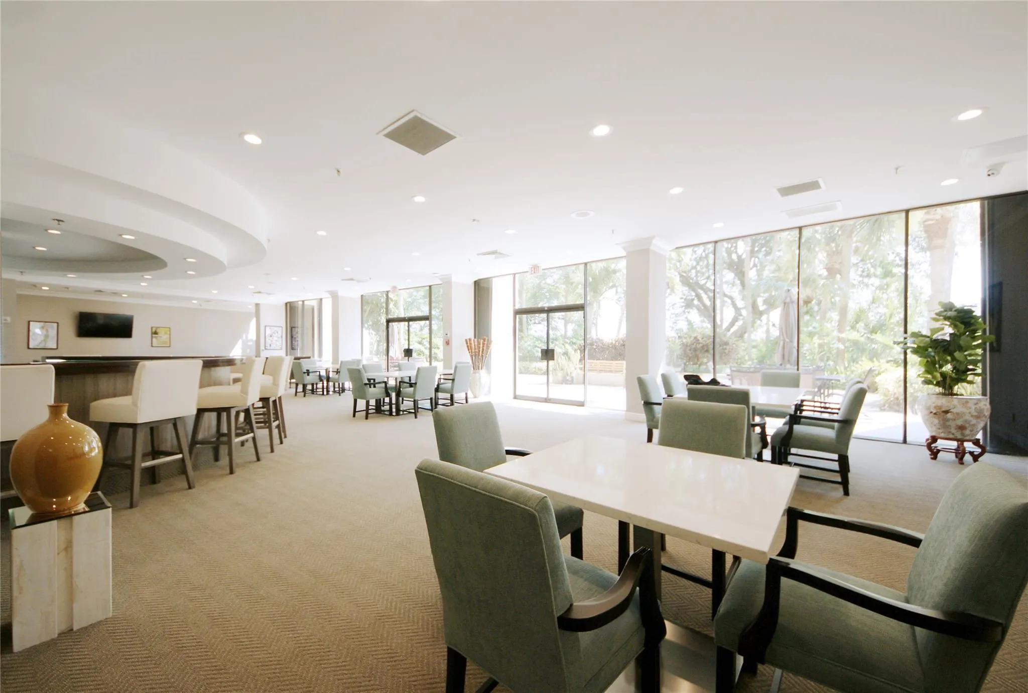 2480 Presidential Way, #1006