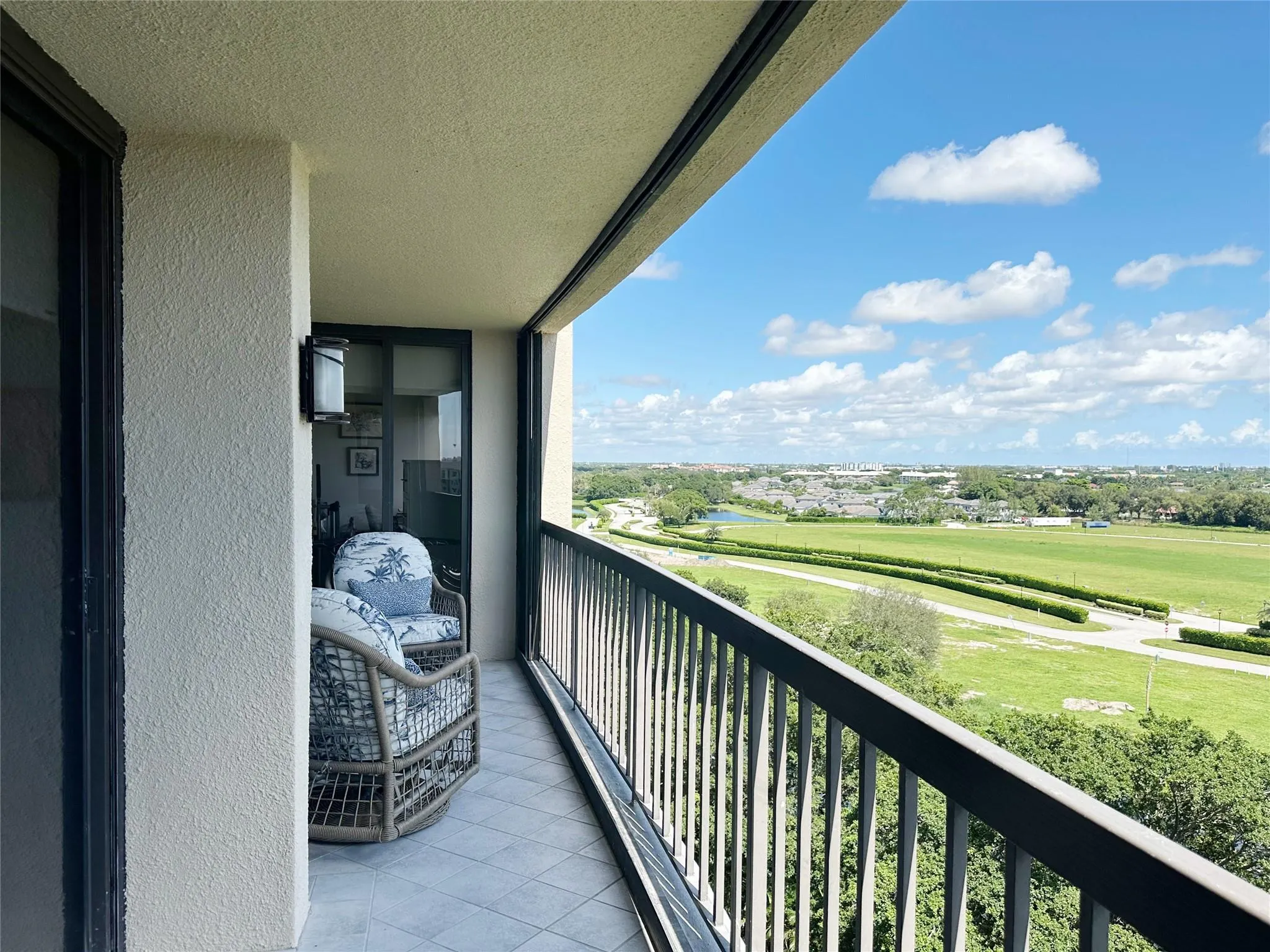 2480 Presidential Way, #1006