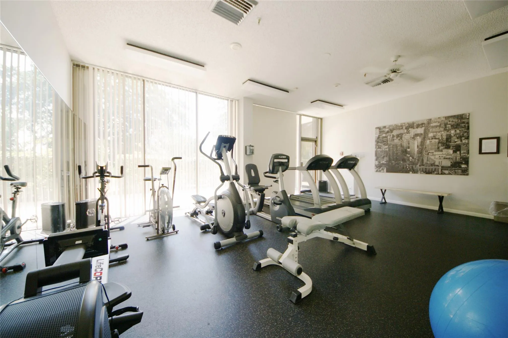 2480 Presidential Way, #1006