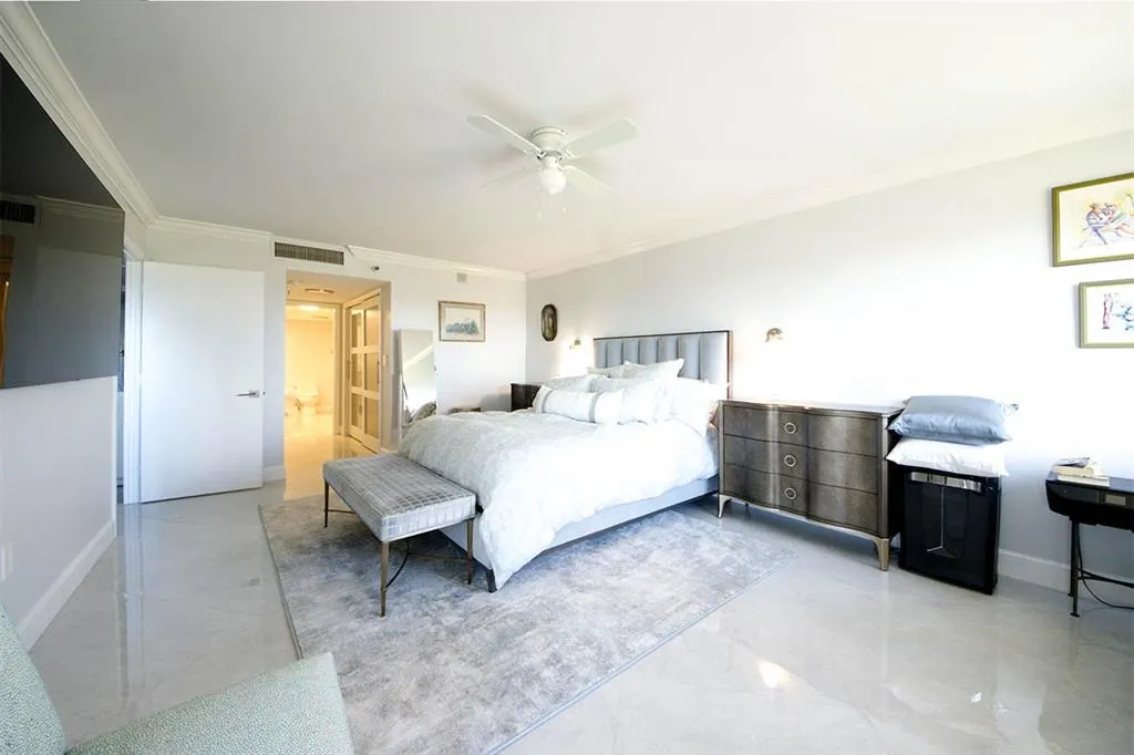 2450 Presidential Way, #1006