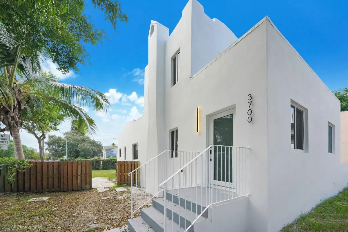 3700 NW 12th Ave
